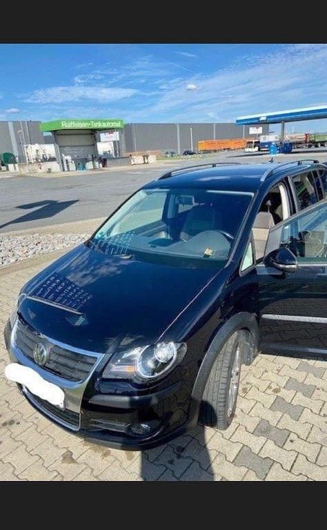 Schwarz Gebraucht 2009 VW Touran Van / Kleinbus | 3.399 € (Fairer Preis) - Bild 1/4