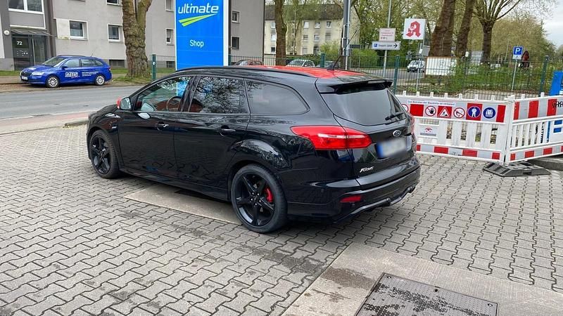 Gebraucht Ford Focus ST-Line 150 PS (110 kW) 2017 Schwarz Kombi