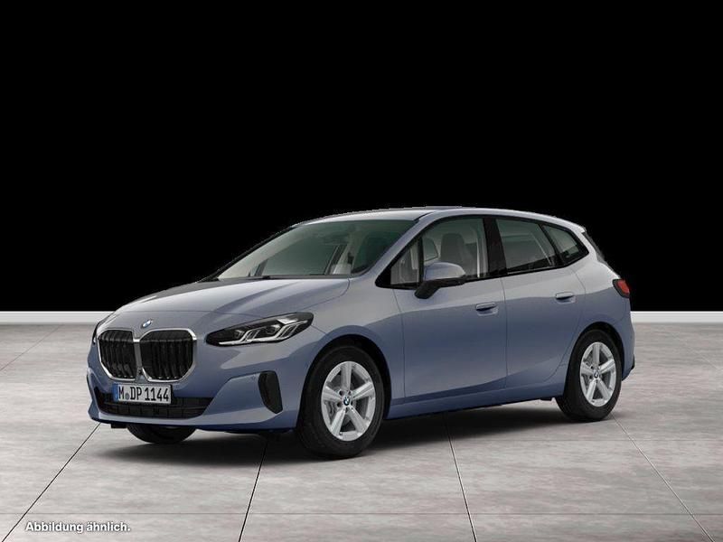 Sparkling kupfergrau metallic Gebraucht 2025 BMW 220 Active Tourer Luxury Line Van / Kleinbus | 34.984 € (Fairer Preis) - Bild 1/4