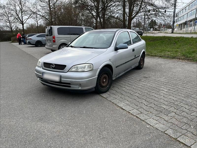 Gebraucht Opel Astra Selection 84 PS (61 kW) 2001 Silber Limousine