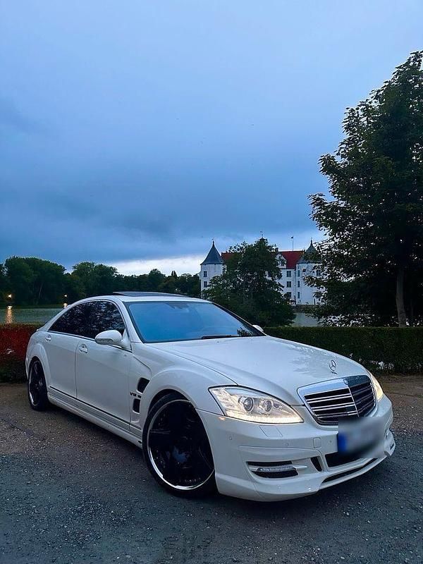 Weiß Gebraucht 2006 Mercedes S600L Limousine | 20.500 € (Fairer Preis) - Bild 1/4