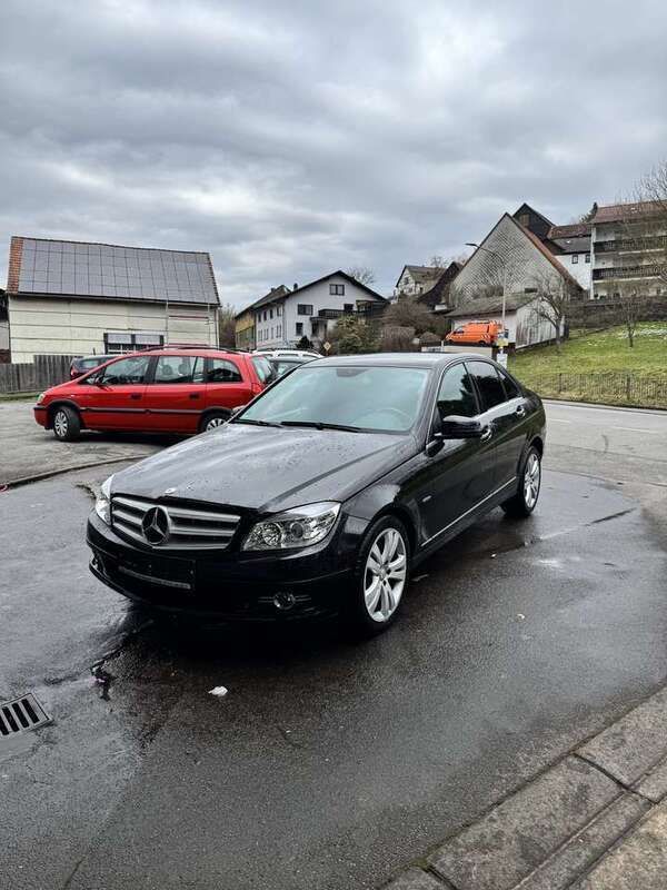 Schwarz Gebraucht 2008 Mercedes C200 Avantgarde Limousine | 5.700 € (Guter Preis) - Bild 1/4