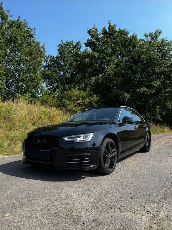 Gebraucht Audi A4 Comfort 150 PS (110 kW) 2017 Schwarz Kombi
