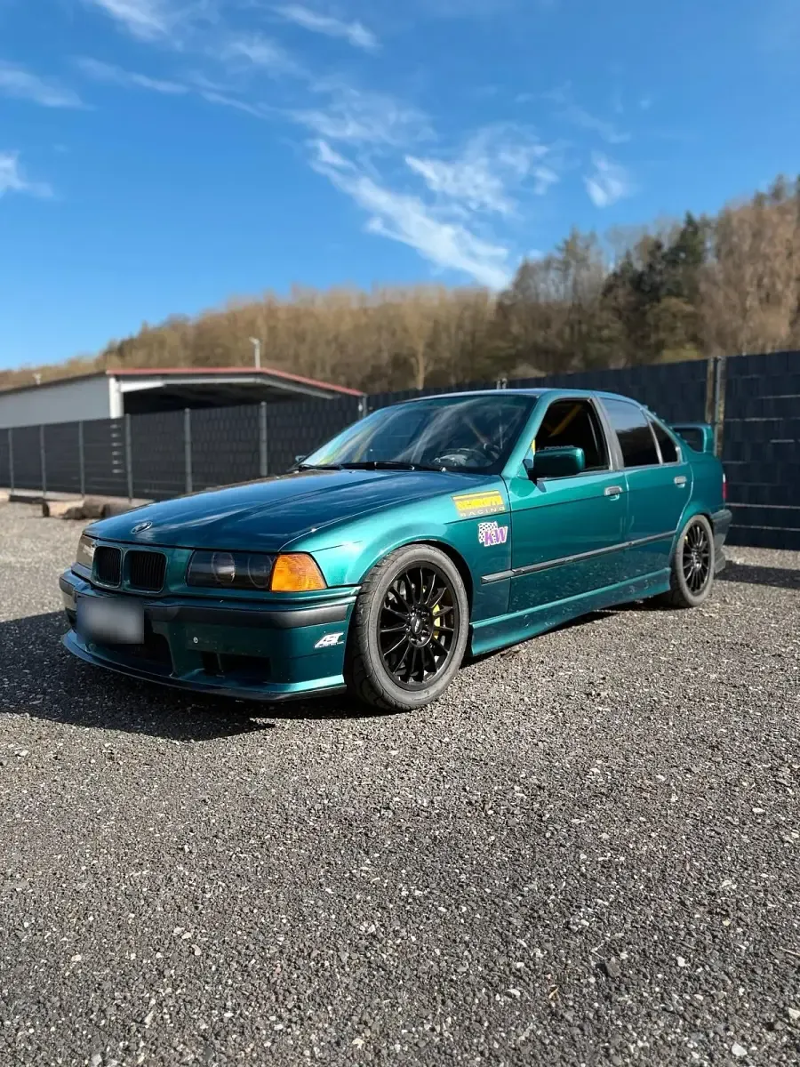 Gebraucht BMW 325 193 PS (141 kW) 1991 Grün Limousine