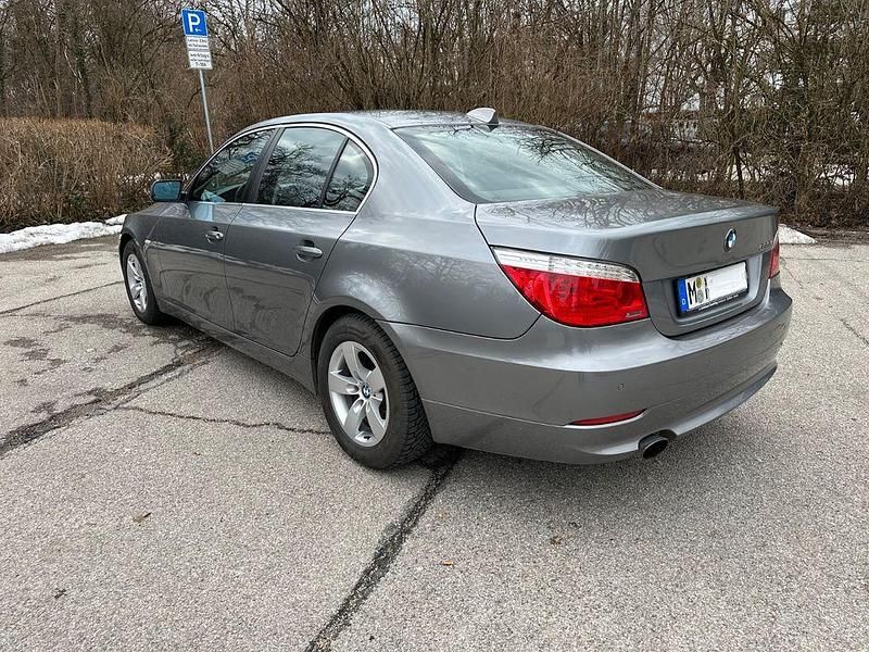 Gebraucht BMW 520 170 PS (125 kW) 2007 Grau Limousine