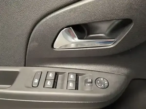 Gebraucht Opel Corsa 101 PS (74 kW) 2025 Grafik grau (uni) Kleinwagen