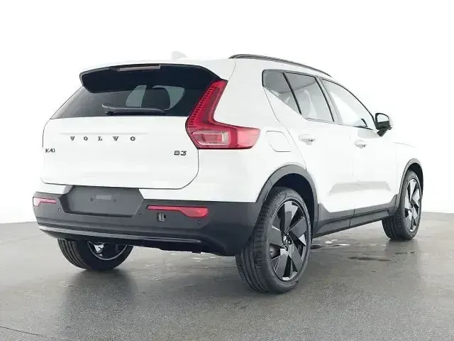 Occasion Volvo XC40 Plus 163 ch (119 kW) 2025 Blanc SUV