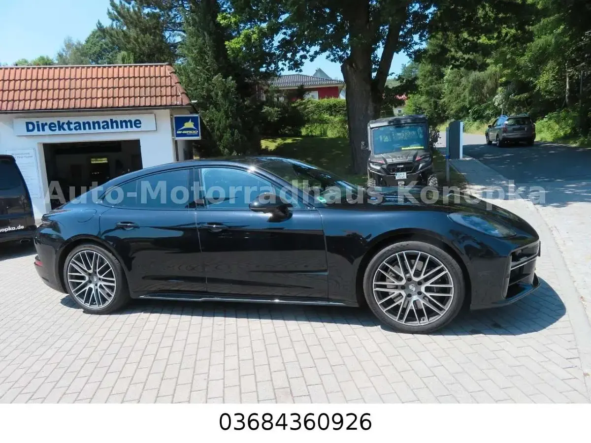Gebraucht Porsche Panamera 4 305 PS (224 kW) 2024 Tiefschwarz Kleinwagen