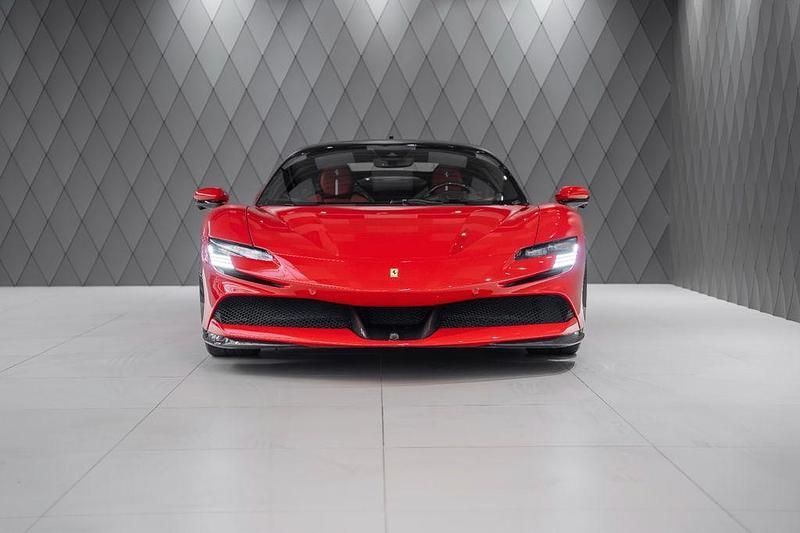 Gebraucht Ferrari SF90 999 PS (734 kW) 2023 Rot Coupé