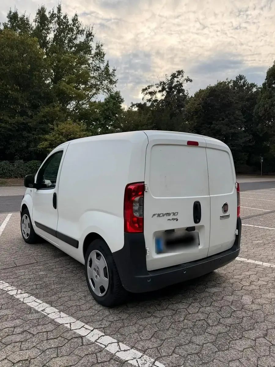 Gebraucht Fiat Fiorino 80 PS (58 kW) 2018 Weiß Van / Kleinbus