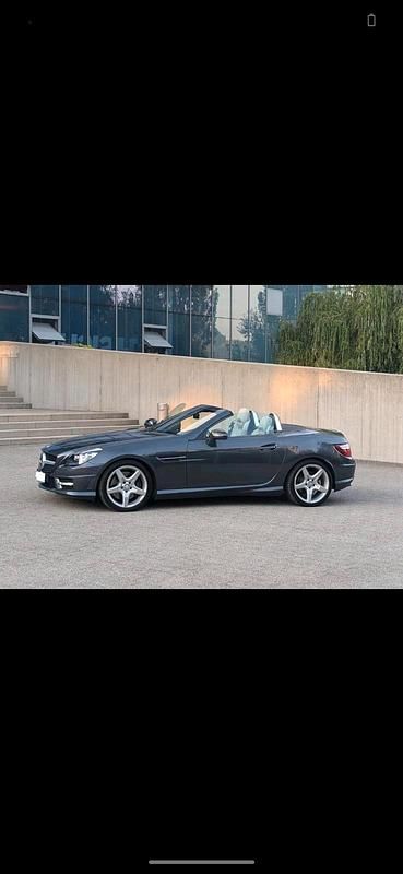 Grau Gebraucht 2011 Mercedes SLK350 AMG line Cabrio | 18.900 € (Fairer Preis) - Bild 1/4