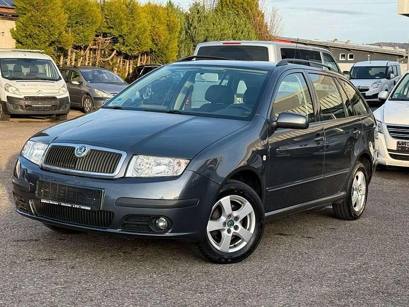 Grau Gebraucht 2007 Skoda Fabia Kombi | 3.480 € (Fairer Preis) - Bild 1/4