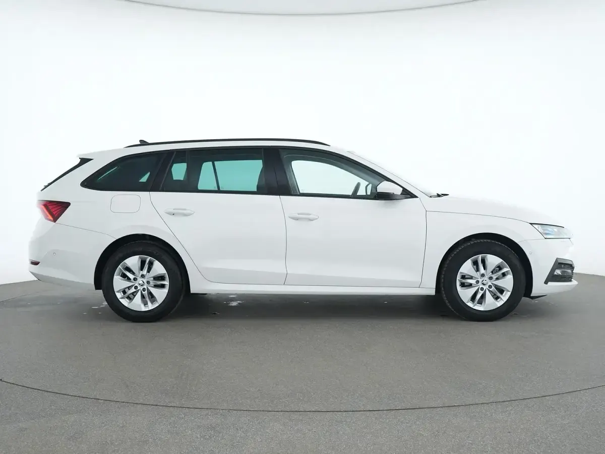 Gebraucht Skoda Octavia Ambition 150 PS (110 kW) 2023 Candy weiss Limousine