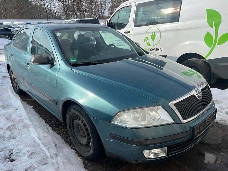 Grün Gebraucht 2006 Skoda Octavia Limousine | 999 € (Superpreis) - Bild 1/4