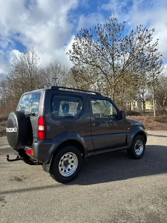 Gebraucht Suzuki Jimny 86 PS (63 kW) 2010 Grau SUV