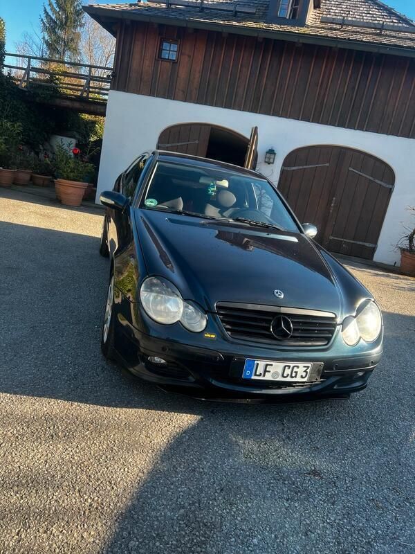 Blau Gebraucht 2005 Mercedes 220 Coupé | 3.650 € (Superpreis) - Bild 1/4