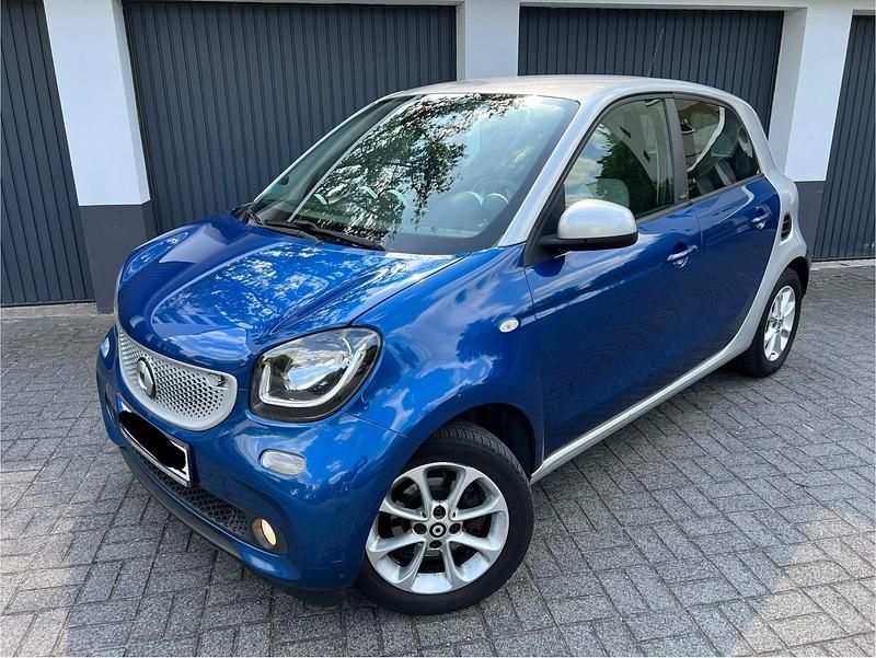 Blau Gebraucht 2015 Smart ForFour Passion Kleinwagen | 3.990 € (Guter Preis) - Bild 1/4