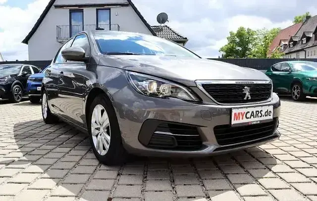 Gebraucht Peugeot 308 Active 131 PS (96 kW) 2020 Grau Limousine
