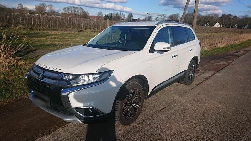 Gebraucht Mitsubishi Outlander Top 150 PS (110 kW) 2016 Weiß SUV
