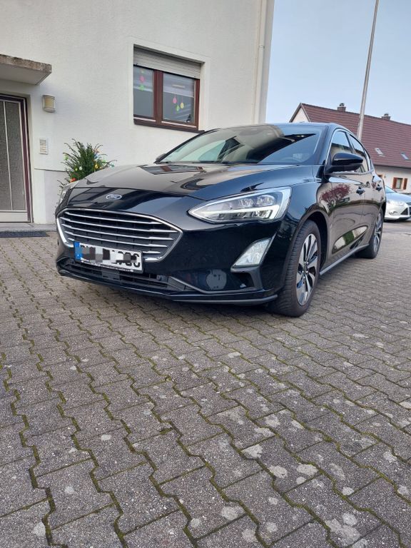 Schwarz Gebraucht 2019 Ford Focus Cool & Connect Kombi | 11.999 € (Superpreis) - Bild 1/4