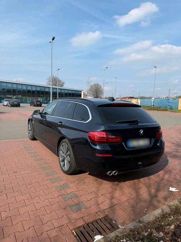 Gebraucht BMW 530 258 PS (189 kW) 2014 Blau Kombi