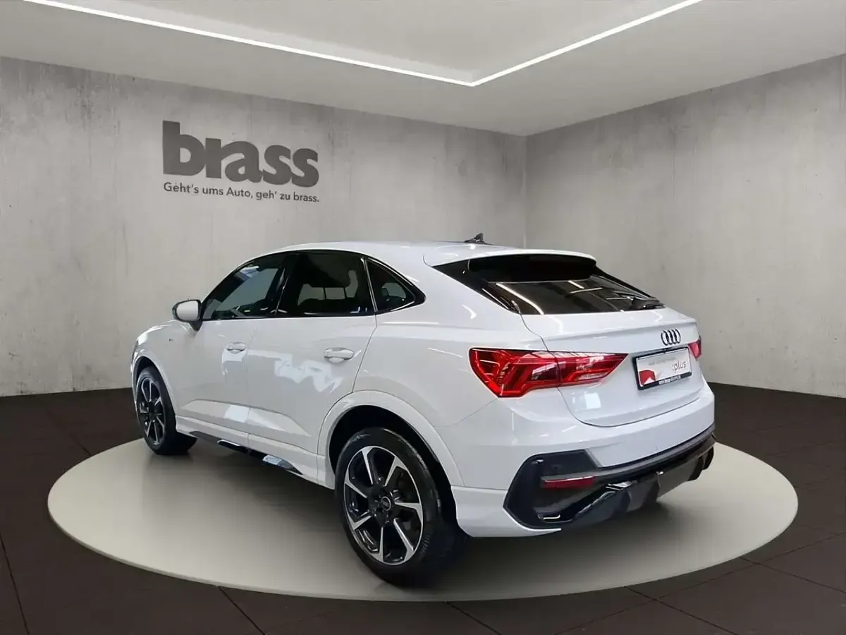 Gebraucht Audi Q3 S-Line 150 PS (110 kW) 2024 Gletscherweiß metallic SUV