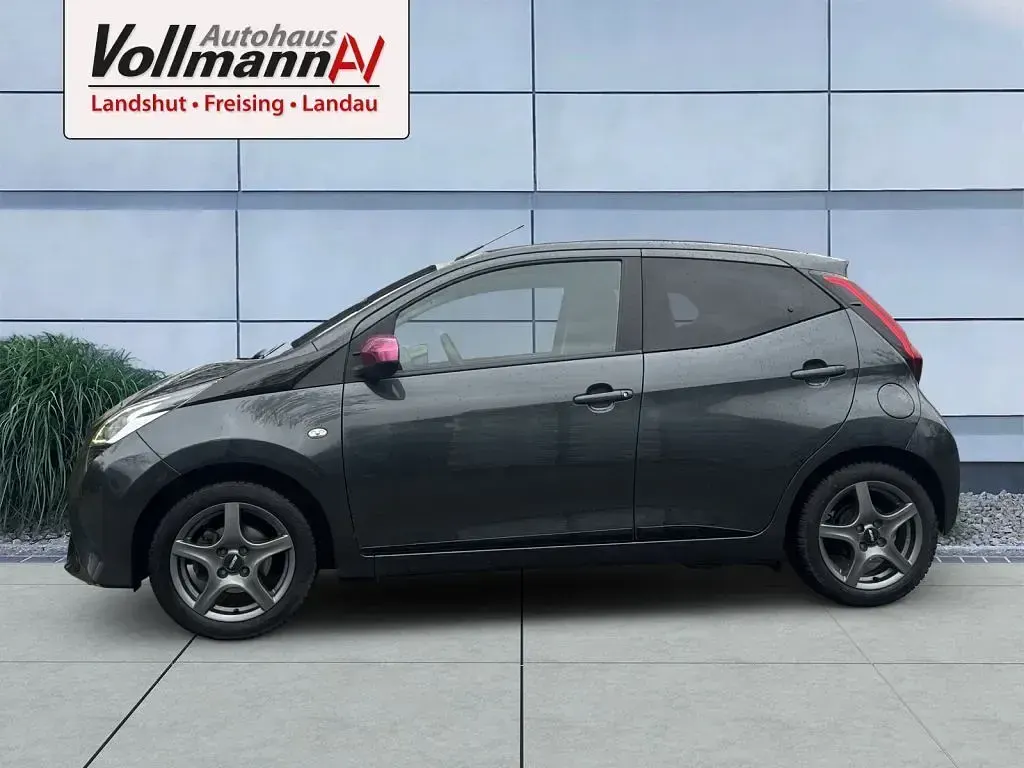 Gebraucht Toyota Aygo X-clusiv 72 PS (52 kW) 2019 Rauchgrau mica Kleinwagen