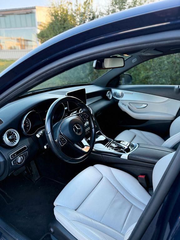 Gebraucht Mercedes C350e 279 PS (205 kW) 2015 Blau Limousine