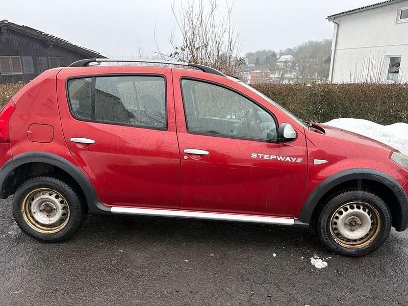 Gebraucht Dacia Sandero Stepway 84 PS (61 kW) 2011 Rot Limousine