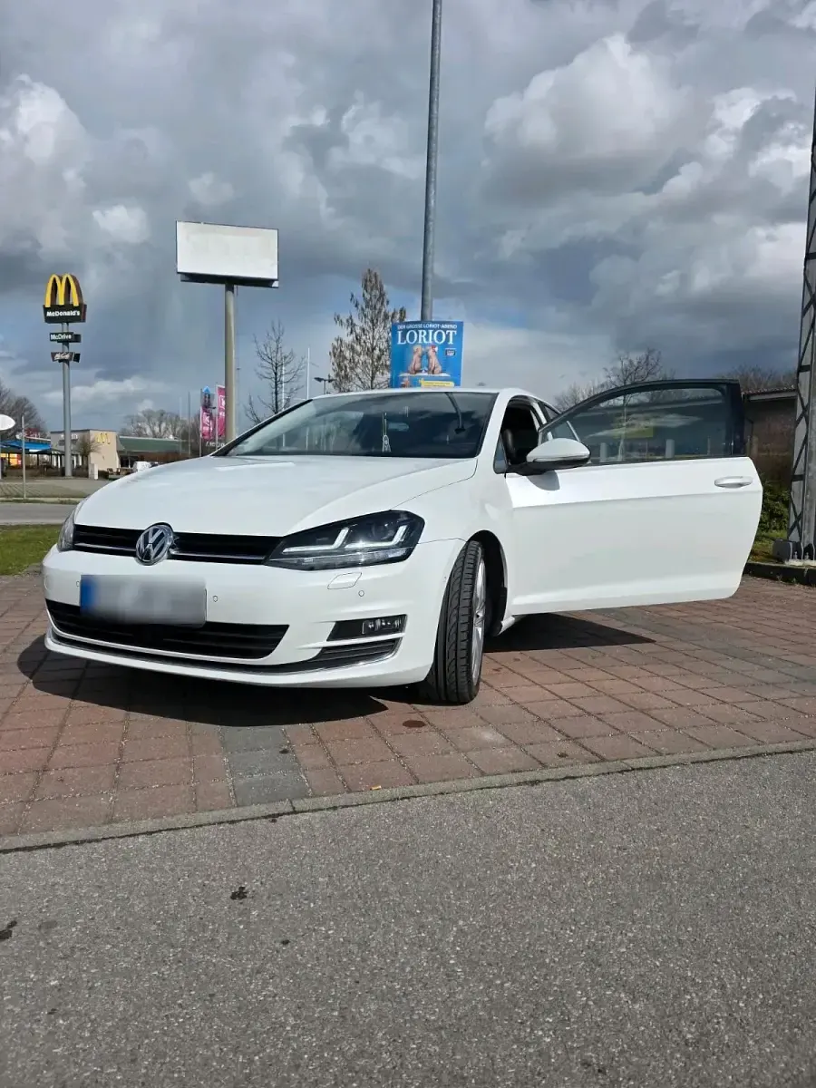 Gebraucht VW Golf VII 140 PS (102 kW) 2013 Weiß Kleinwagen