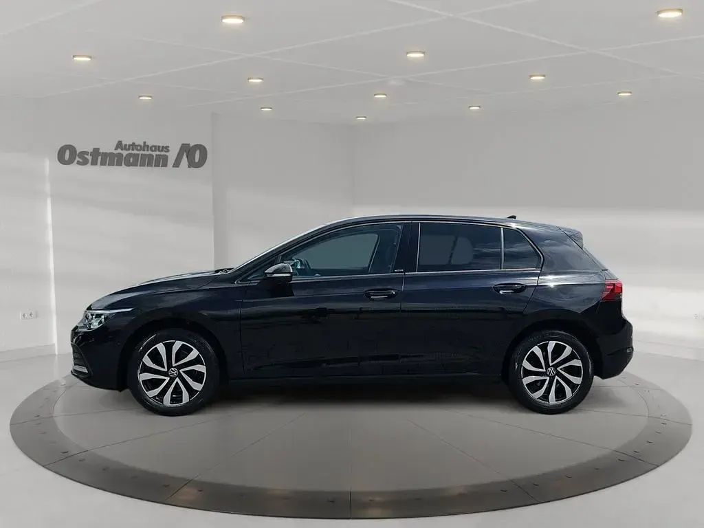 Gebraucht VW Golf VIII Active 150 PS (110 kW) 2023 Deep black perleffekt Limousine