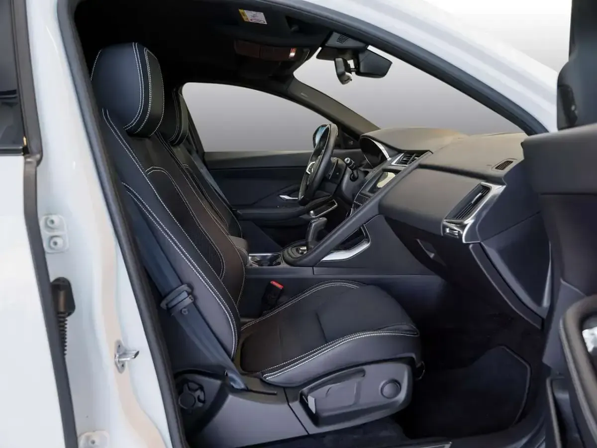 Käytetty Jaguar E-Pace R-Dynamic 150 HP (110 kW) 2020 Valkoinen Katumaasturi