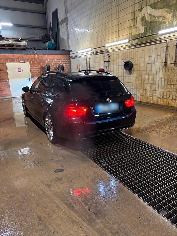 Gebraucht BMW 318 143 PS (105 kW) 2009 Kombi