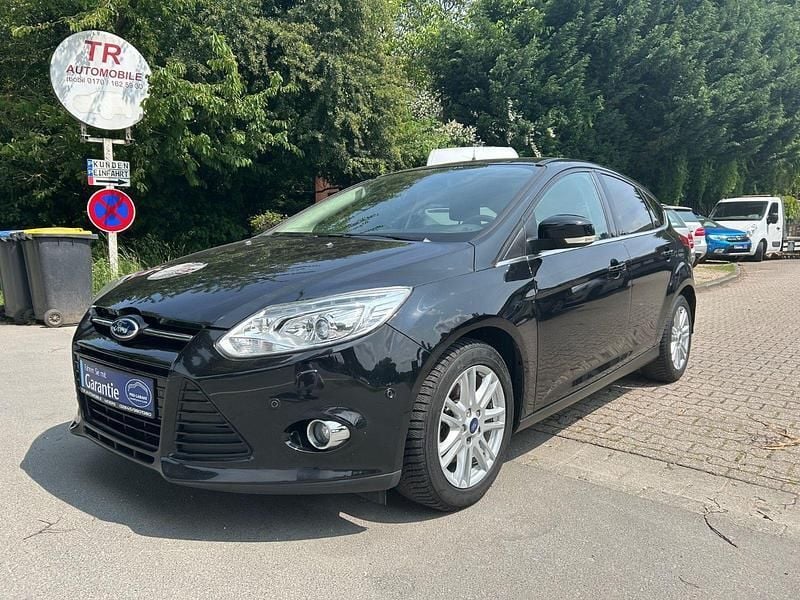 Schwarz Gebraucht 2012 Ford Focus Titanium Kleinwagen | 4.490 € (Superpreis) - Bild 1/4