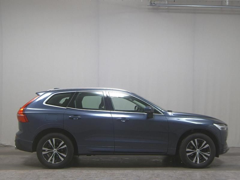 Blau Gebraucht 2020 Volvo XC60 Momentum SUV | 24.980 € (Superpreis) - Bild 1/4