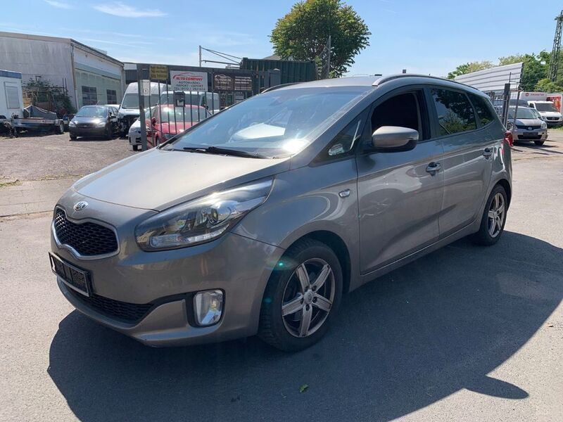 Silber Gebraucht 2015 Kia Carens Edition 7 Van / Kleinbus | 5.450 € (Etwas zu teuer) - Bild 1/4