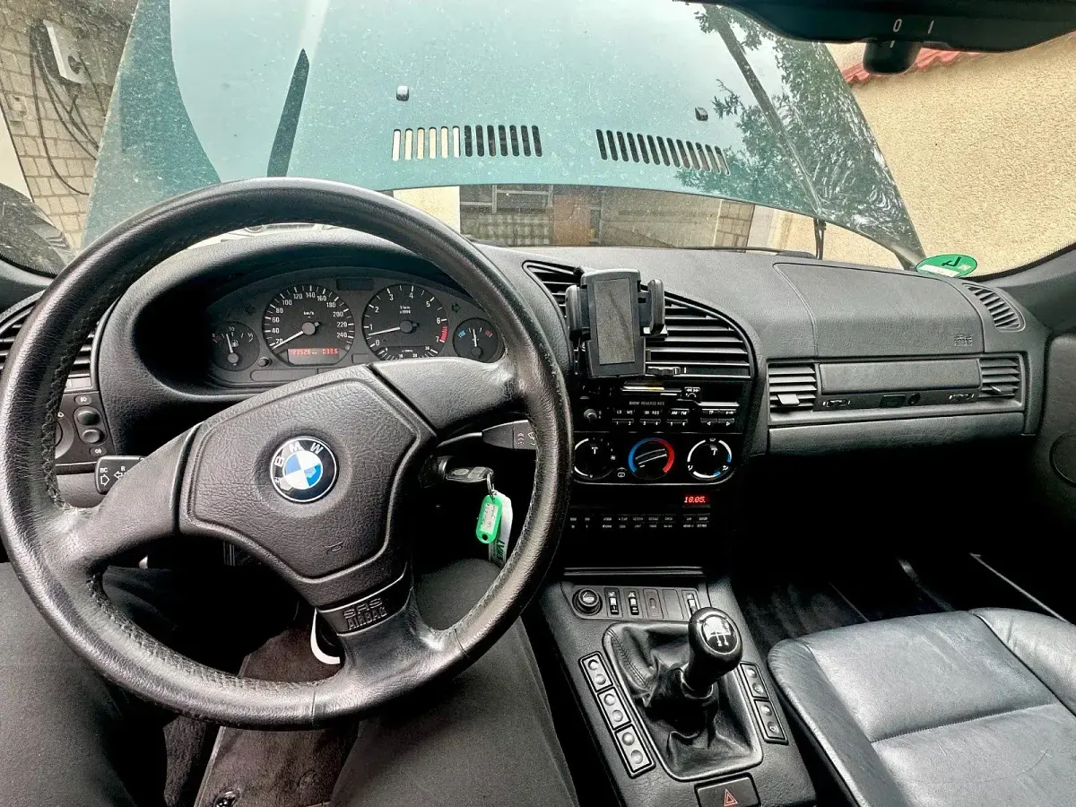 Gebraucht BMW 320 Cabriolet 150 PS (110 kW) 1996 Grün Cabrio