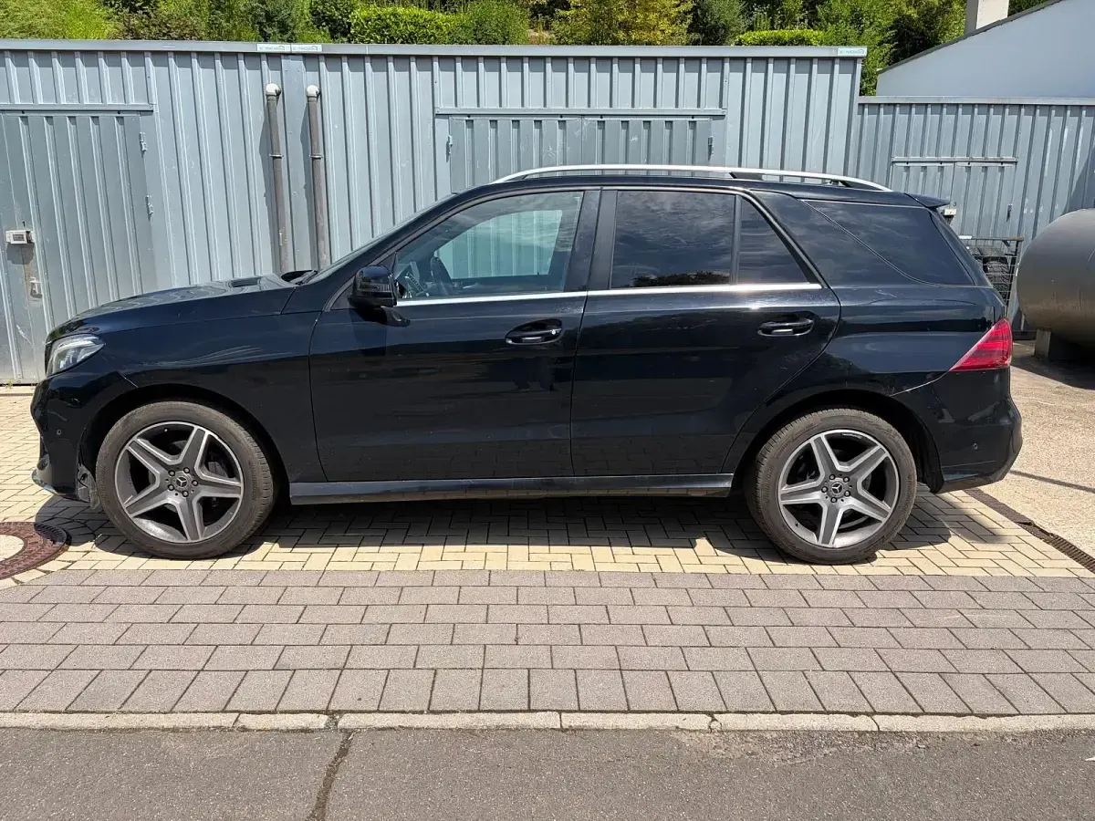 Gebraucht Mercedes GLE350 AMG line 258 PS (189 kW) 2017 Schwarz SUV