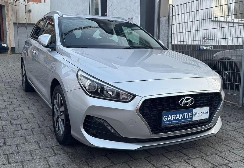 Gebraucht Hyundai i30 Trend 140 PS (102 kW) 2019 Silber Kombi