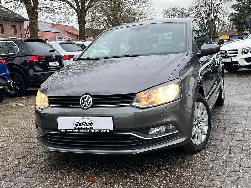 Grau Gebraucht 2015 VW Polo Comfortline Kleinwagen | 6.950 € (Fairer Preis) - Bild 1/4