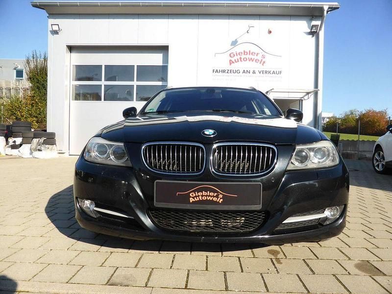 Schwarz Gebraucht 2010 BMW 320 Sport Line Kombi | 6.300 € (Guter Preis) - Bild 1/4