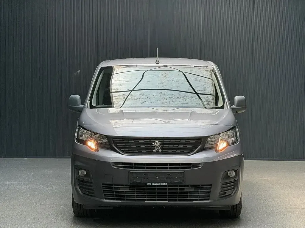 Gebraucht Peugeot Partner 99 PS (72 kW) 2019 Grau Van / Kleinbus