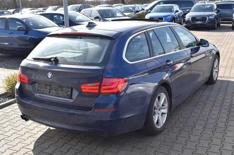 Gebraucht BMW 530 Sport Line 245 PS (180 kW) 2011 Blau Kombi
