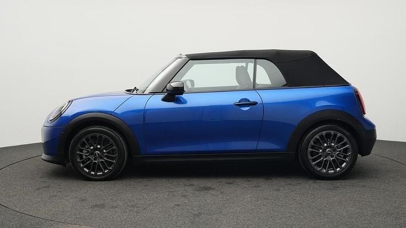 Gebraucht Mini Cooper Cabriolet 163 PS (119 kW) 2025 Blazing blue (metallic) Cabrio