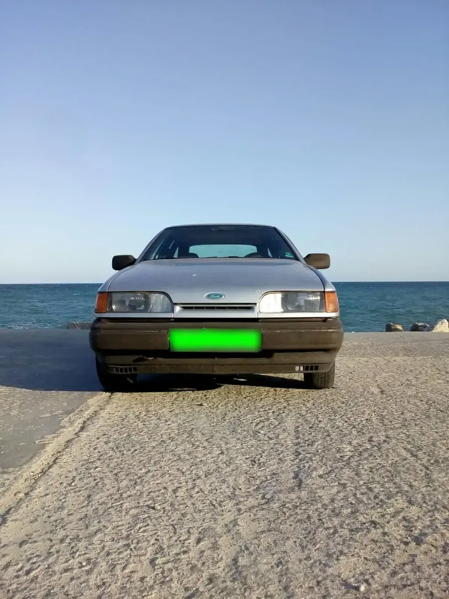 Gebraucht Ford Scorpio 125 PS (91 kW) 1989 Silber Limousine