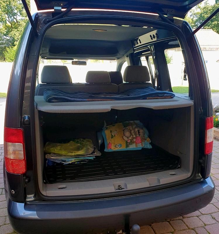 Second-hand VW Caddy 102 CP (75 kW) 2007 Gri Monovolum