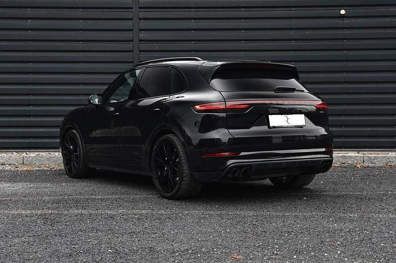 Gebraucht Porsche Cayenne Turbo 549 PS (403 kW) 2018 Schwarz SUV