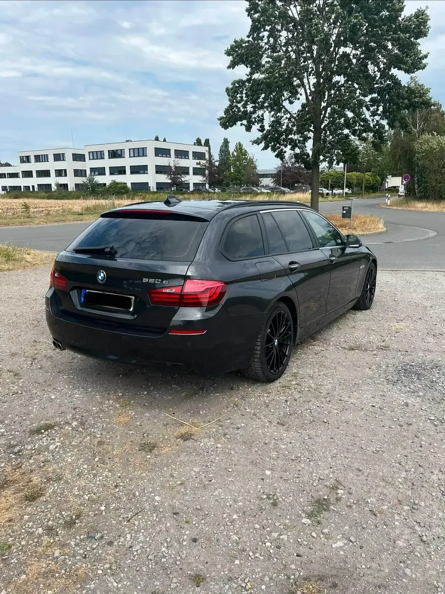Gebraucht BMW 520 M Performance 190 PS (139 kW) 2015 Grau Kombi