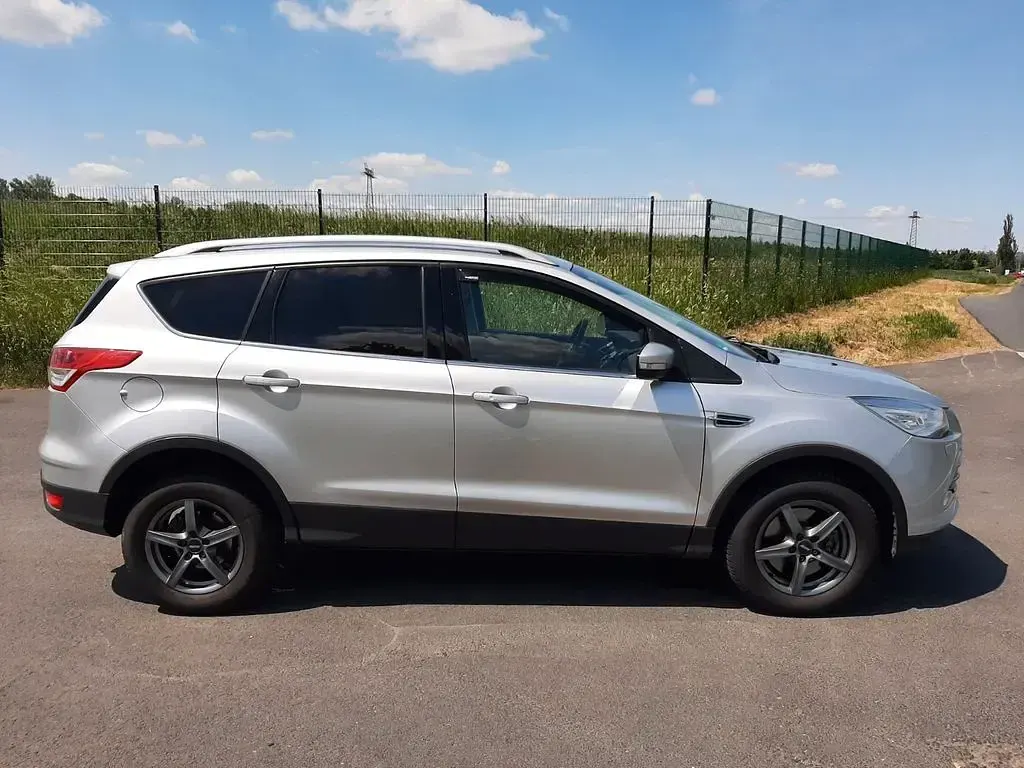 Gebraucht Ford Kuga Titanium 179 PS (131 kW) 2015 Silber SUV