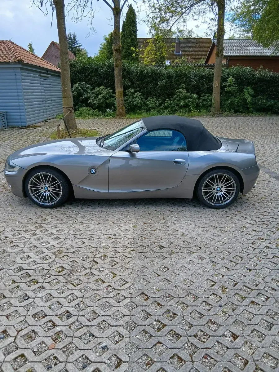 Gebraucht BMW Z4 170 PS (125 kW) 2005 Grau Cabrio